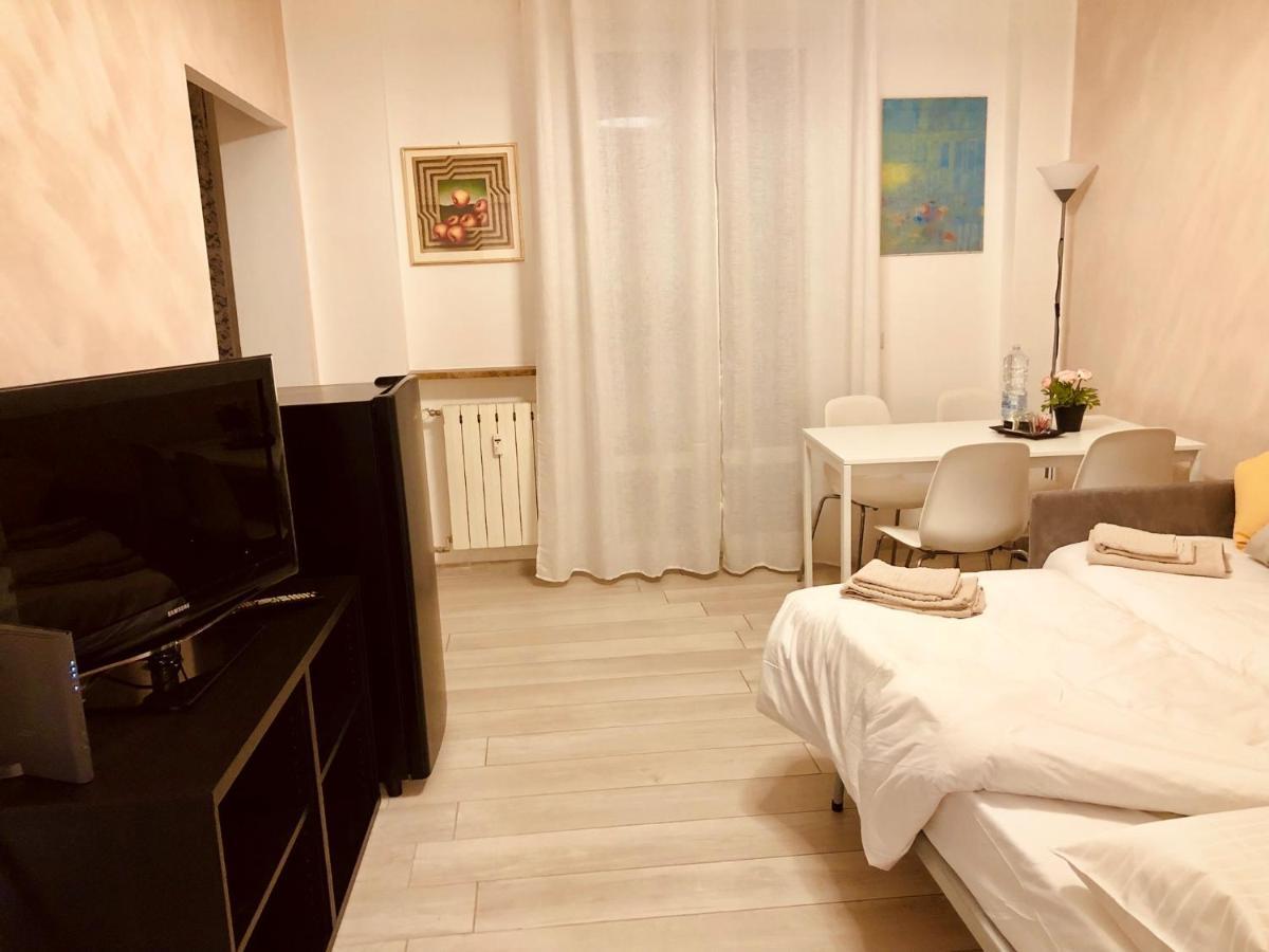 Lovely 2 Room Apartment With Small Garden Mailand Exterior foto