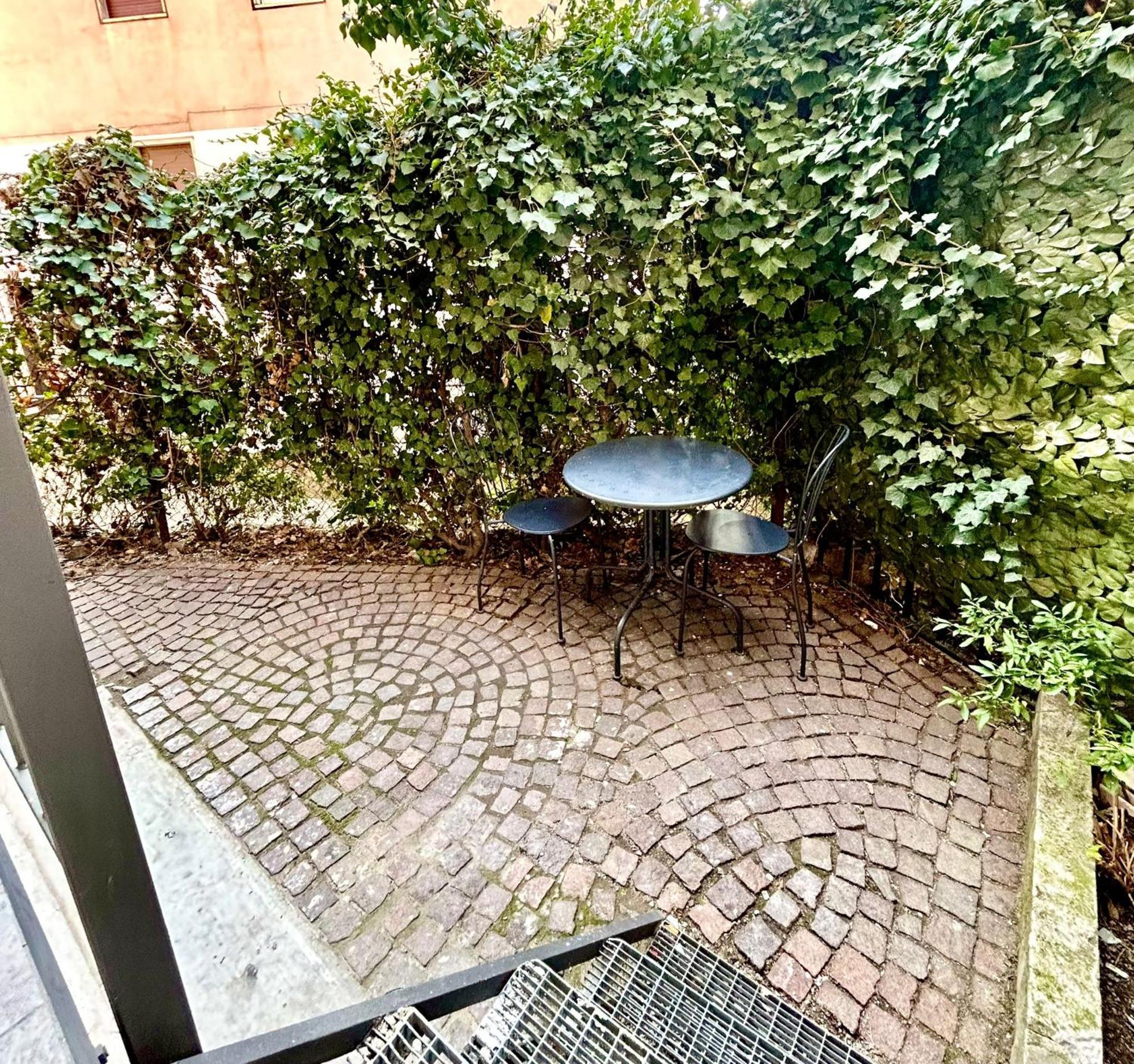 Lovely 2 Room Apartment With Small Garden Mailand Exterior foto