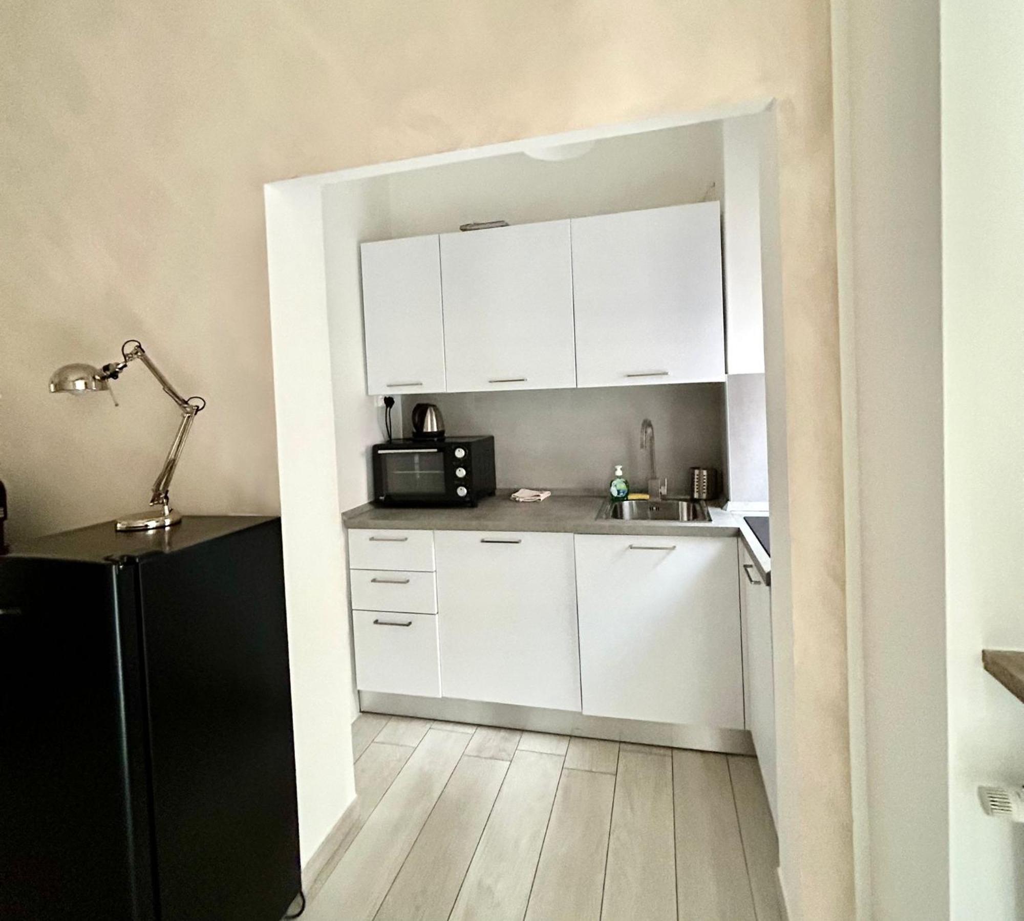 Lovely 2 Room Apartment With Small Garden Mailand Exterior foto